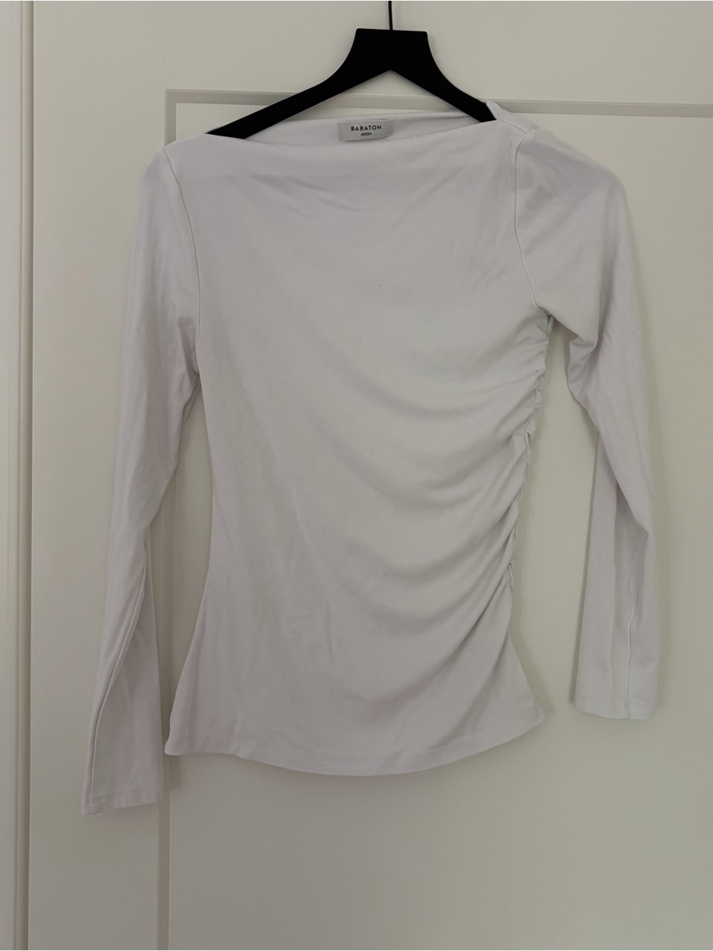 Aritzia Babaton White Long-Sleeve Side-Ruched Boatneck Top